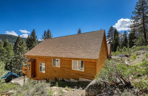 Truckee House | Donner Lake Home Walk to the Lake Trails & Family Activities