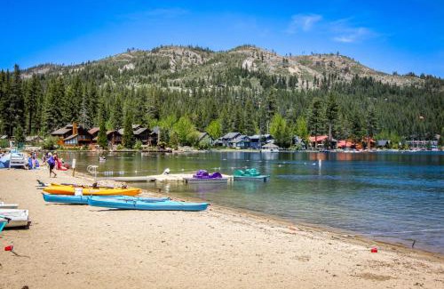 Truckee House | Donner Lakefront Retreat