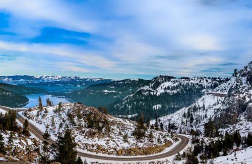 Truckee House | Donner Lakefront Retreat
