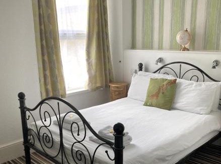 Truro House | Donnington Guesthouse