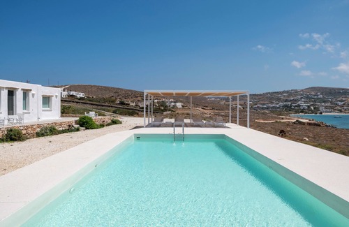 Parikia House | Donum Dei