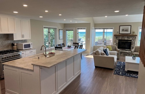 Sturgeon Bay House | Door County Beach House on Lake Michigan - Book Your 2025 Getaway Now!