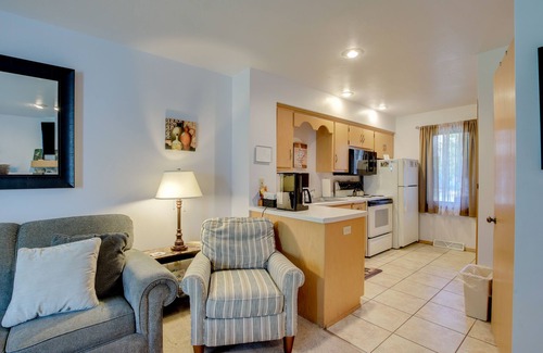 Fish Creek Condo | 'Door County Getaway' - Walk to State Park!