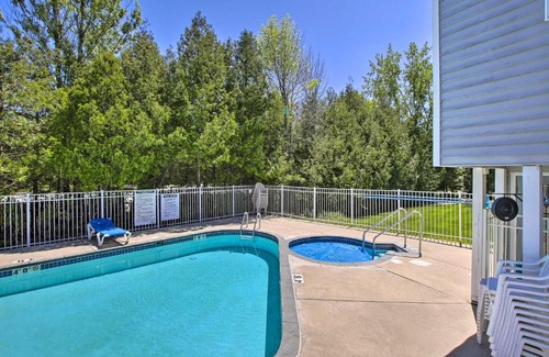 Fish Creek Apartment | Door County Getaway - Walk to State Park!
