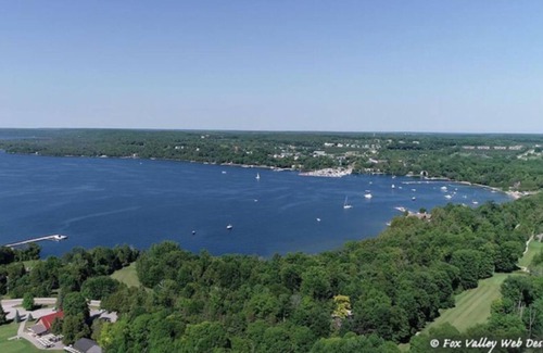 Egg Harbor Resort | Door County Landmark Resort - Overlooking The Waters Of Green Bay