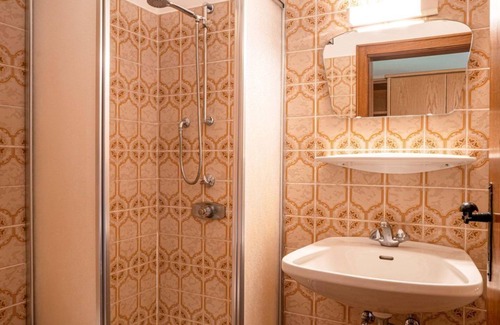 Muehlbach Am Hochkoenig Bed & Breakfast | Doppelzimmer, Dusche, WC, Bergseite - Ferienhaus Mittereggalm