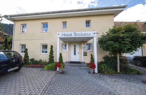 Tannheim Apartment | Doppelzimmer - Haus Toskana Njualms