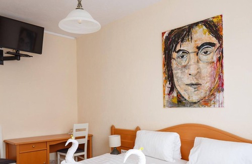 Morbisch am See Cottage | Doppelzimmer mit Kleinem Balkon - Pension Laubenhof