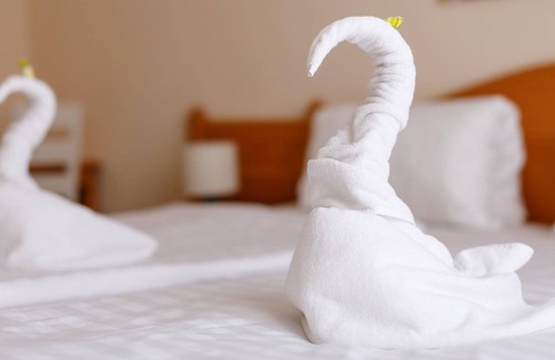 Morbisch am See Cottage | Doppelzimmer mit Kleinem Balkon - Pension Laubenhof