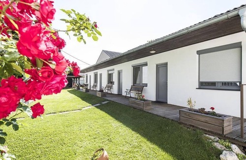 Apetlon Apartment | Doppelzimmer mit Dusche, WC - Weingut & Gästehaus Markus Tschida