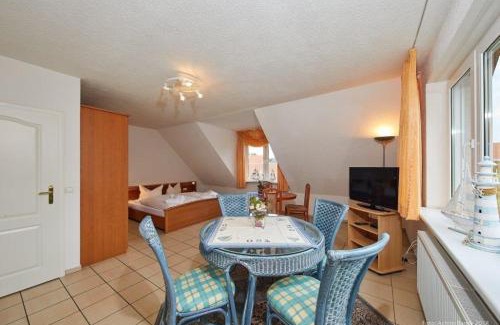 Muehbrook Apartment | Doppelzimmer mit kleiner Pantryküche Gästehaus Unter den Linden