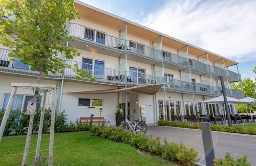 Rust House | Doppelzimmer Seeseite, Dusche, WC - Hotel Katamaran