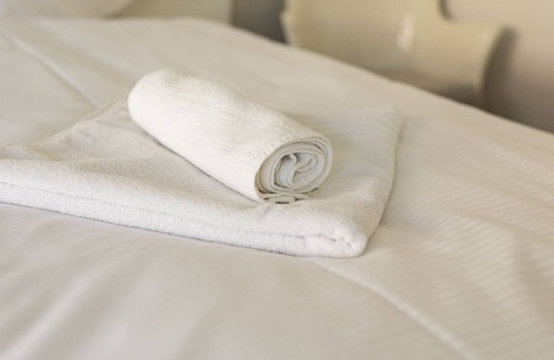 Hollfeld House | Doppelzimmer Standard - Zi. 2 + 4 - Gasthof Schrenker