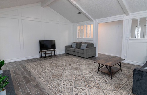 Wydewood Estates House | Dora Place