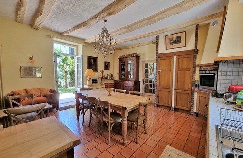 Pressignac-Vicq House | Dordogne-Wonderful Cottage ,7 bedr, 4 bath, heated Pool, video projector, Wi-Fi