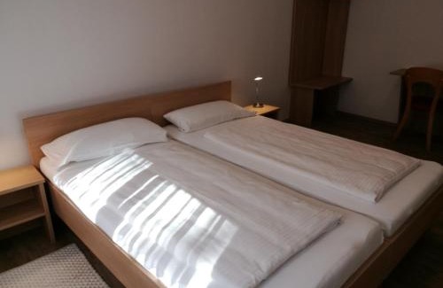 Eltendorf Hotel | Dorf-Zimmer Mirth