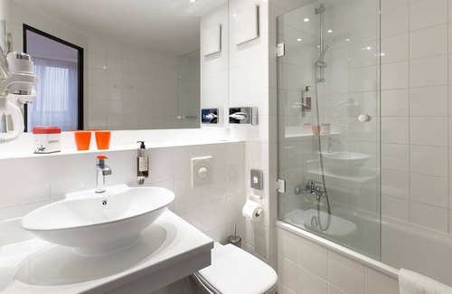 Region Hannover District Hotel | DORMERO Hotel Hannover – Langenhagen Airport