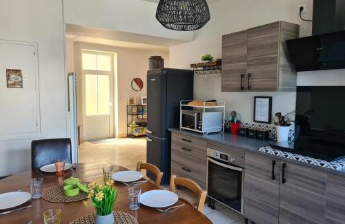 Les Epesses House | Dors Fée Duplex avec Toit-Terrasse et Salle de Jeux - Centre Bourg à 4 min du Puy duFou