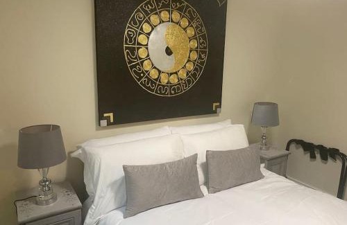 Cheltenham Apartment | Dorset villa flat 1 at Pittville Lawn