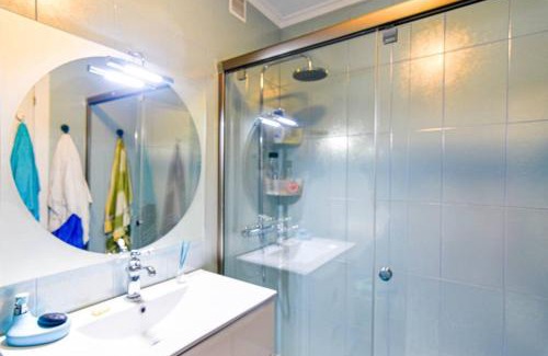 Suances Apartment | Dos habitaciones Coqueto y cómodo apartamento con piscina y padel