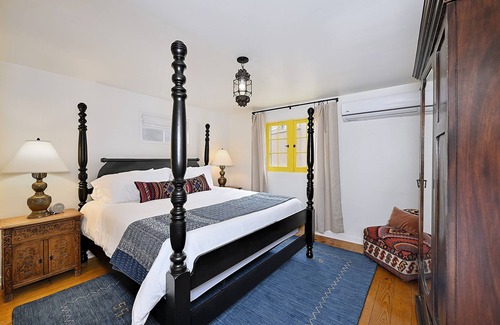 Downtown Santa Fe Bed & Breakfast | Dos Hermanas Casita 3 | Downtown | Courtyard