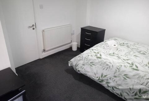 Burnley House | Double-bed (G2) close to Burnley city centre