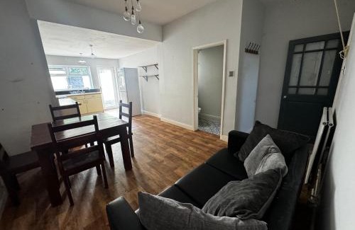 Little Hulton House | Double-Bed Manchester Close To Bolton City Centre C2