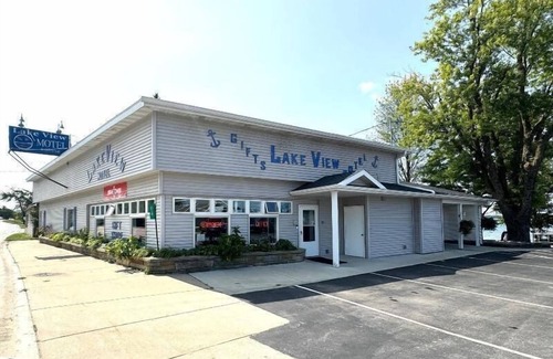 Lake City Apartment | Double Bed Room in Heart of Lake City