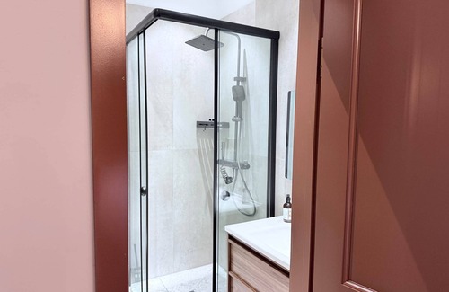 Ulaanbaatar House | Double Duo Room – Family Friendly