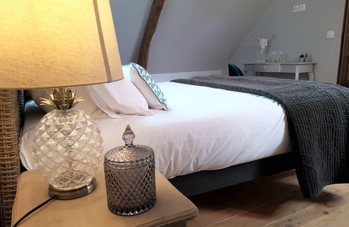 Sainte-Honorine-de-Ducy House | double room classic ensuite with bath chambre ducy