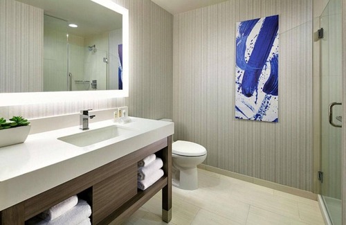 Harborview House | Double Hilton comfort in downtown San Diego