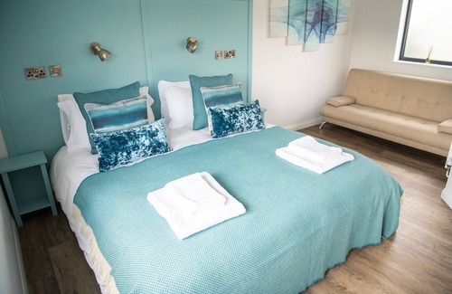 Langford Other | Double or Twin Ensuite at Aldwick Estate