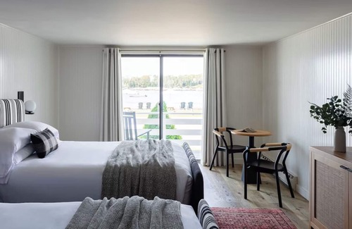 Ocean Point Hotel | Double Queen w/Porch | Bluebird Ocean Point Inn | Private Beach Access