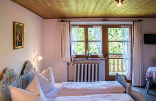 Kreuth Apartment | Double Room 1 + 3 - Gästehaus Becher, Kreuth-Point