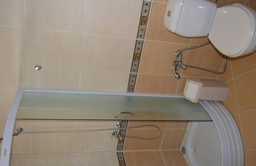 Gyulyovtsa Apartment | Double Room 3 with balcony in Green Valley Guest House - 1