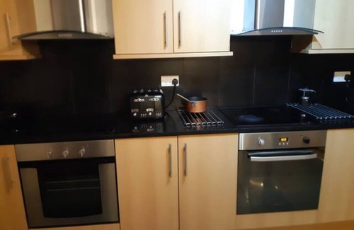 Tottenham Apartment | Double room in attractive modern Victorian House