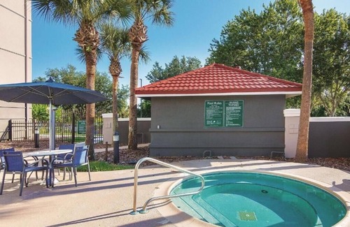 Orlando Apartment | Double Room Near Bank Of America ORL