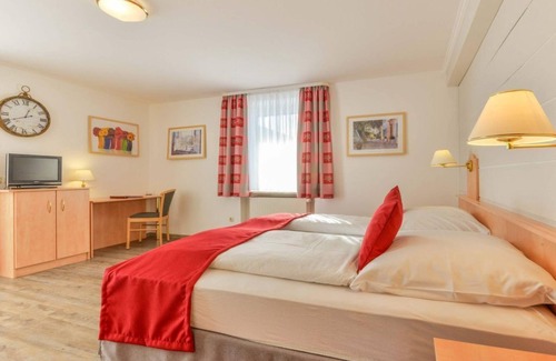 Bad Bayersoien House | Double Room (No. 1, 2, 3, 4, 9) - Landhotel zum Metzgerwirt