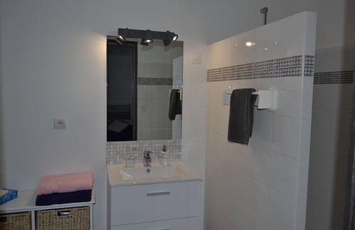 Marans House | Double Room "Oléron" - garden view