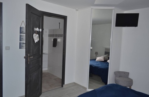 Marans House | Double Room "Oléron" - garden view