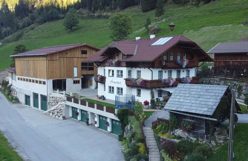 Pichl-Preunegg Apartment | Double room on the ground floor with shower, toilet - Fresoldhof