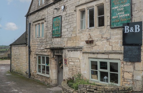 Stroud Cottage | DOUBLE ROOM, pet friendly in Stroud