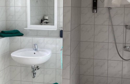 Altenberg Bed & Breakfast | Double room, shower and bath, WC, balcony - Pension ZUR 23