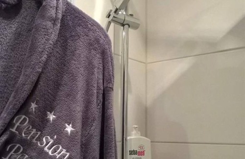 Boppard Bed & Breakfast | Double room, shower/WC, balcony - Pension Pauly