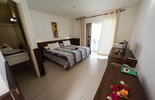 Grand-Bourg Hotel | Double room-Standard-Private Bathroom-Sea View