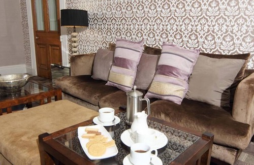 Longford House | Double room-Standard-Ensuite with Shower-Park view-Room 11