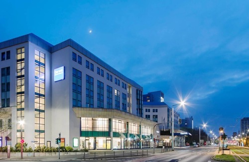 Pirnaische Vorstadt House | Double room Superior, walk-in shower - Dorint Hotel Dresden