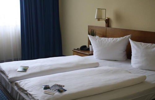 Kesselsdorf House | Double room with extra bed, shower or bath, WC - Quick Hotel Dresden West