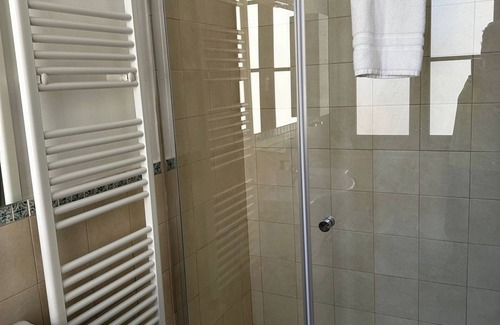 Terralba Apartment | Double Room with private bathroom in Terralba (Oristano) – Ginestra