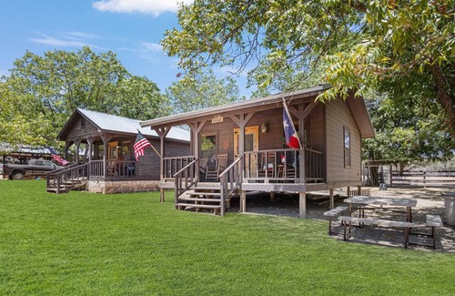 Bandera Cabin | Double U Barr Ranch Texan Cabin
